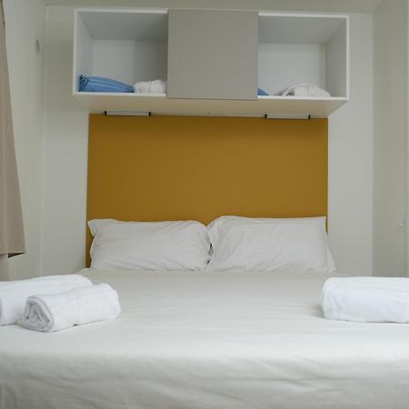 Villaggio Camping Torre Del Porticciolo Порто-Конте Екстер'єр фото